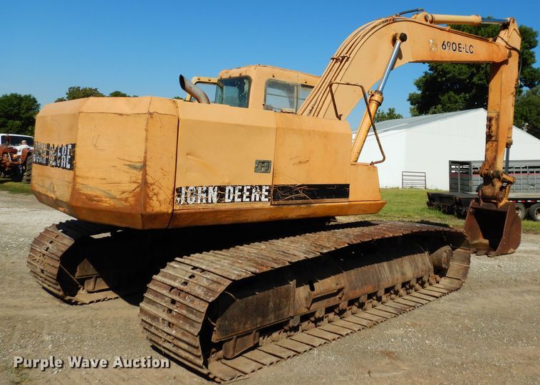 image for item DJ4424 1992 John Deere 690E LC  excavator