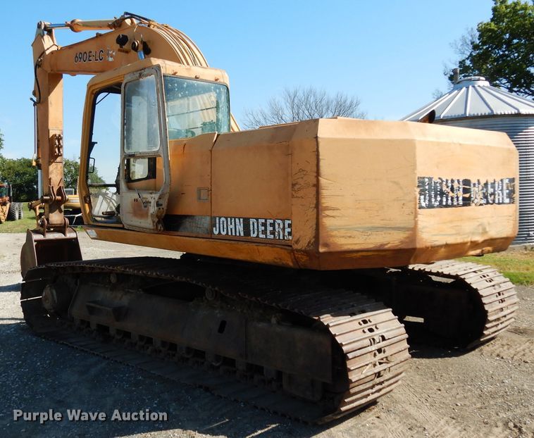 image for item DJ4424 1992 John Deere 690E LC  excavator