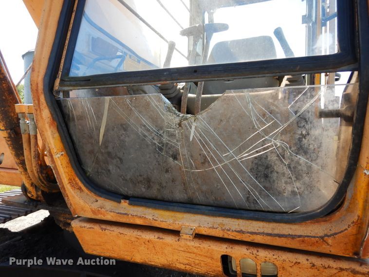 image for item DJ4424 1992 John Deere 690E LC  excavator