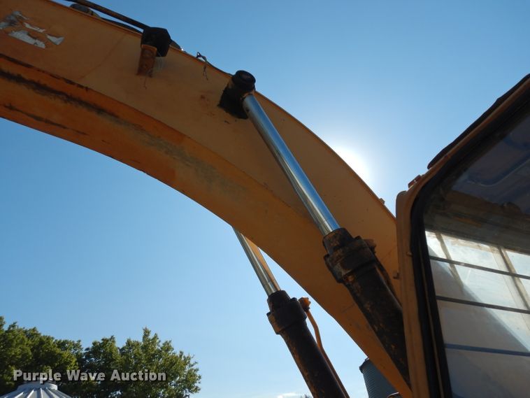 image for item DJ4424 1992 John Deere 690E LC  excavator