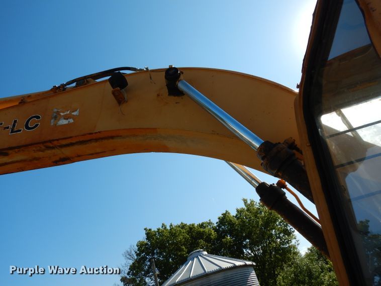 image for item DJ4424 1992 John Deere 690E LC  excavator