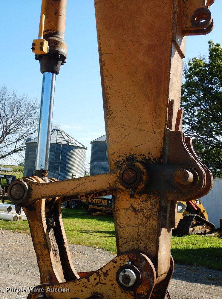 image for item DJ4424 1992 John Deere 690E LC  excavator