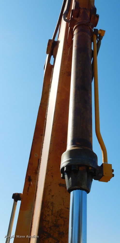 image for item DJ4424 1992 John Deere 690E LC  excavator