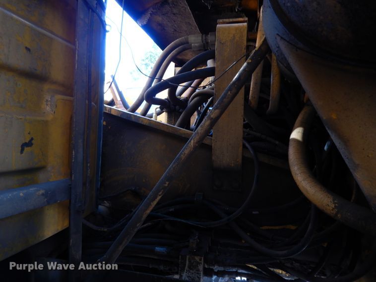 image for item DJ4424 1992 John Deere 690E LC  excavator