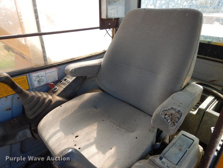 image for item DJ4424 1992 John Deere 690E LC  excavator