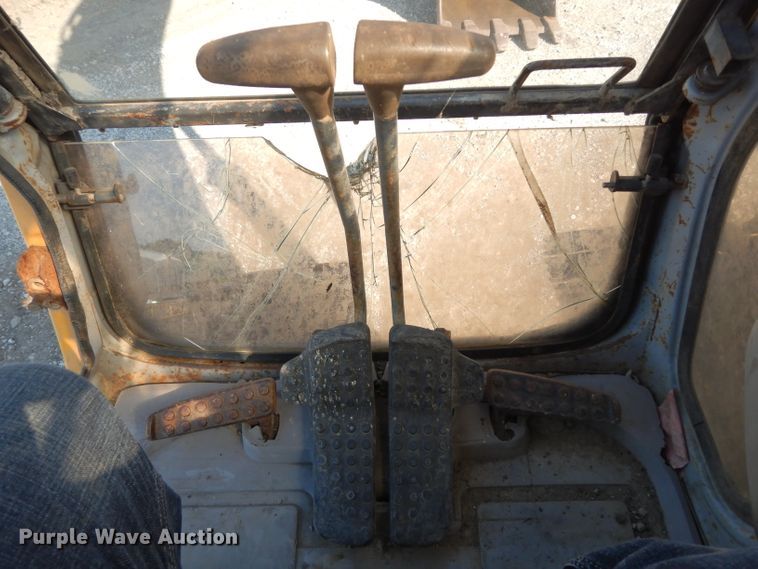 image for item DJ4424 1992 John Deere 690E LC  excavator