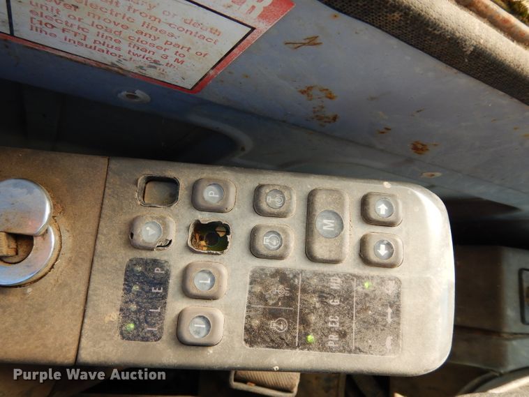 image for item DJ4424 1992 John Deere 690E LC  excavator