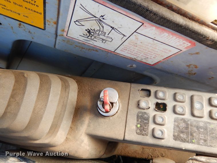 image for item DJ4424 1992 John Deere 690E LC  excavator