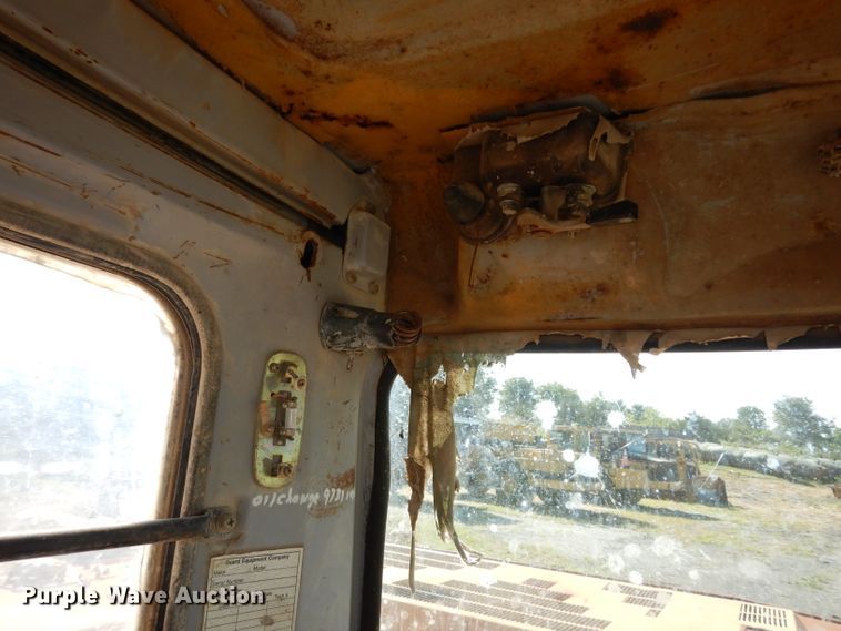 image for item DJ4424 1992 John Deere 690E LC  excavator