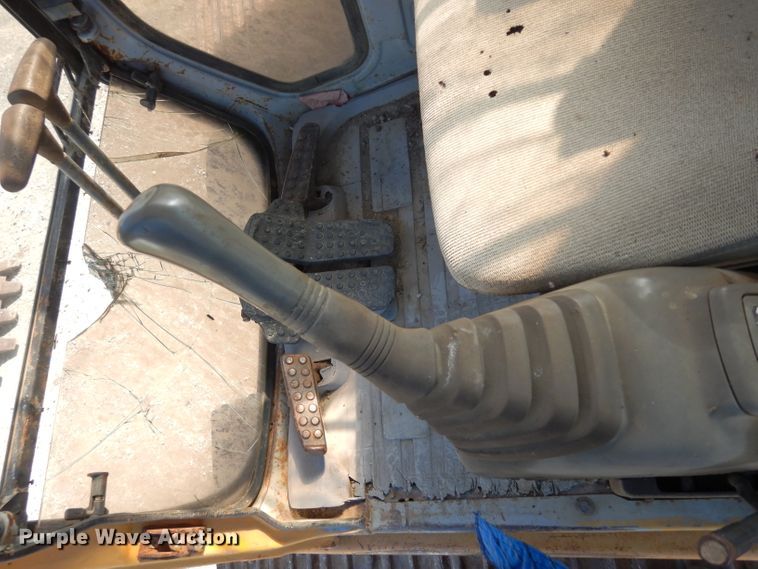 image for item DJ4424 1992 John Deere 690E LC  excavator