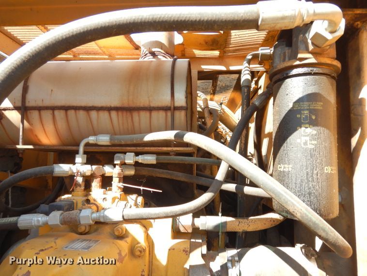 image for item DJ4424 1992 John Deere 690E LC  excavator