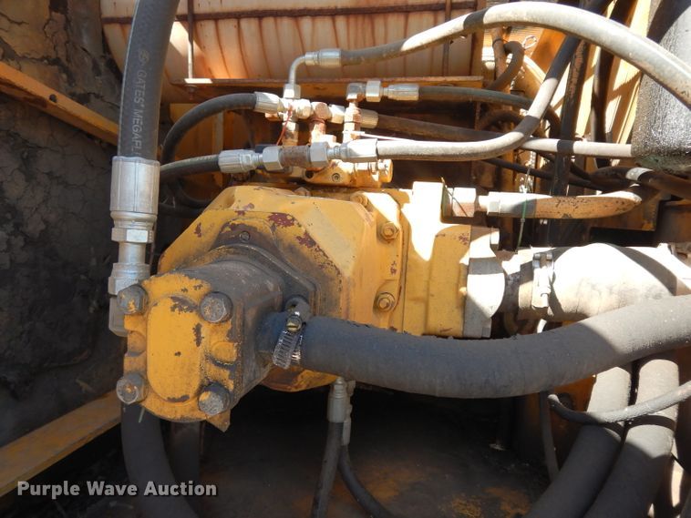 image for item DJ4424 1992 John Deere 690E LC  excavator