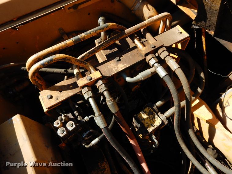 image for item DJ4424 1992 John Deere 690E LC  excavator