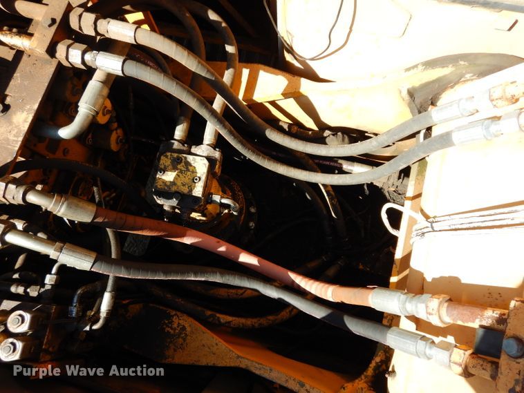 image for item DJ4424 1992 John Deere 690E LC  excavator