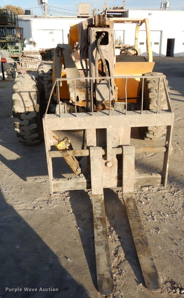 image for item DJ5773 2002 Pettibone 10044  telehandler