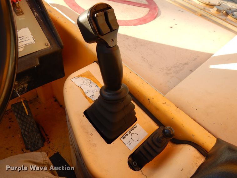 image for item DJ5773 2002 Pettibone 10044  telehandler