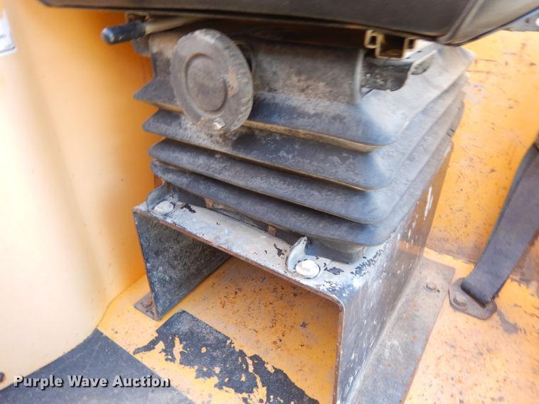 image for item DJ5773 2002 Pettibone 10044  telehandler