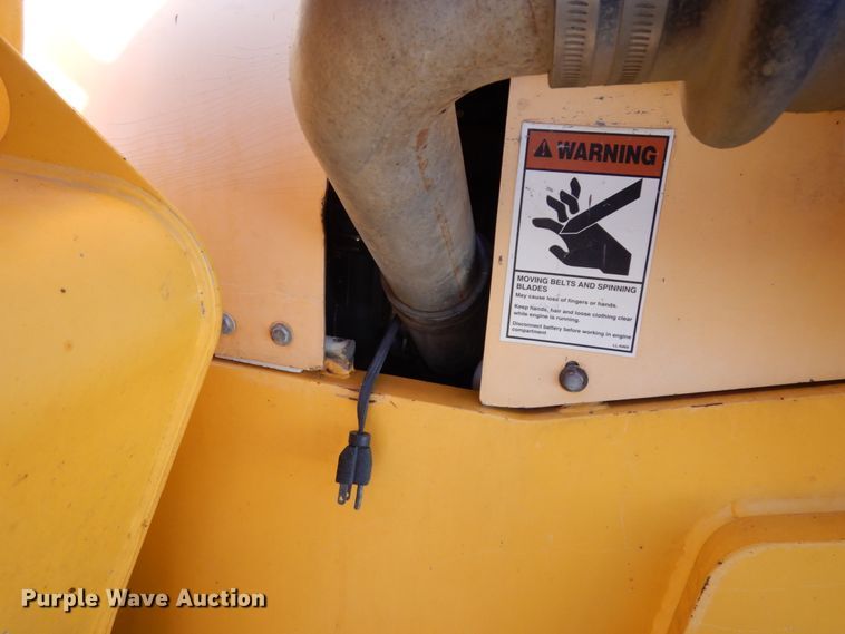 image for item DJ5773 2002 Pettibone 10044  telehandler