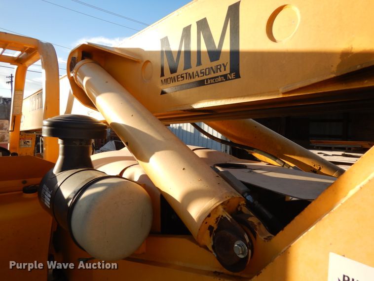 image for item DJ5773 2002 Pettibone 10044  telehandler