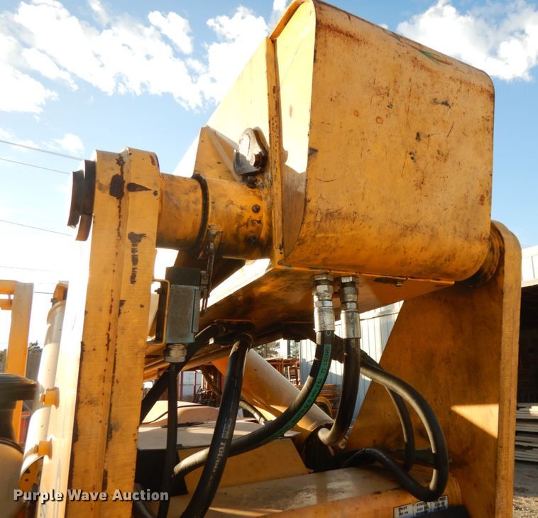 image for item DJ5773 2002 Pettibone 10044  telehandler