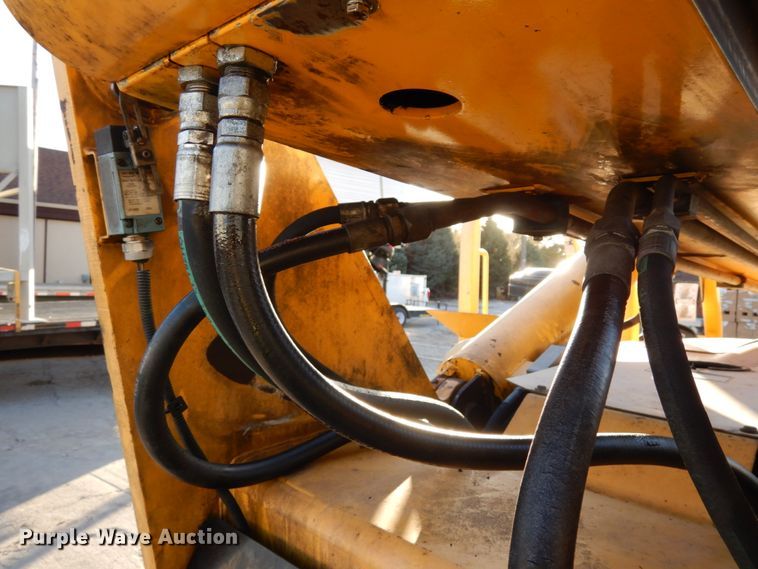 image for item DJ5773 2002 Pettibone 10044  telehandler