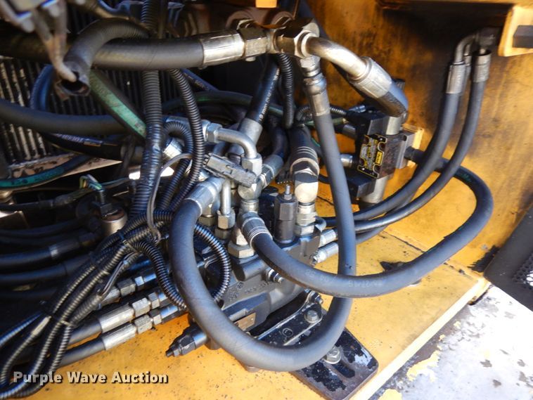 image for item DJ5773 2002 Pettibone 10044  telehandler