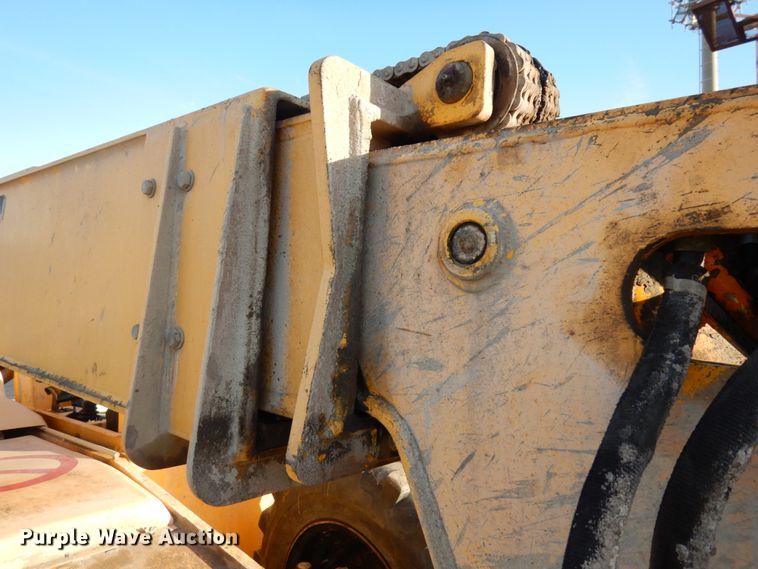 image for item DJ5773 2002 Pettibone 10044  telehandler