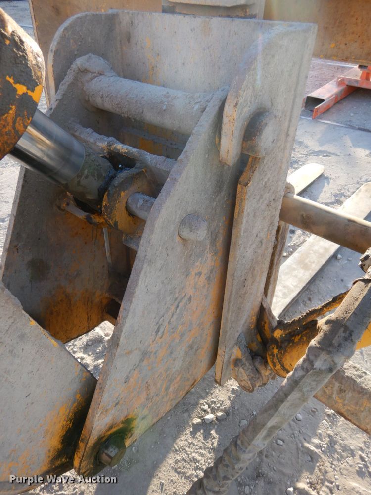 image for item DJ5773 2002 Pettibone 10044  telehandler