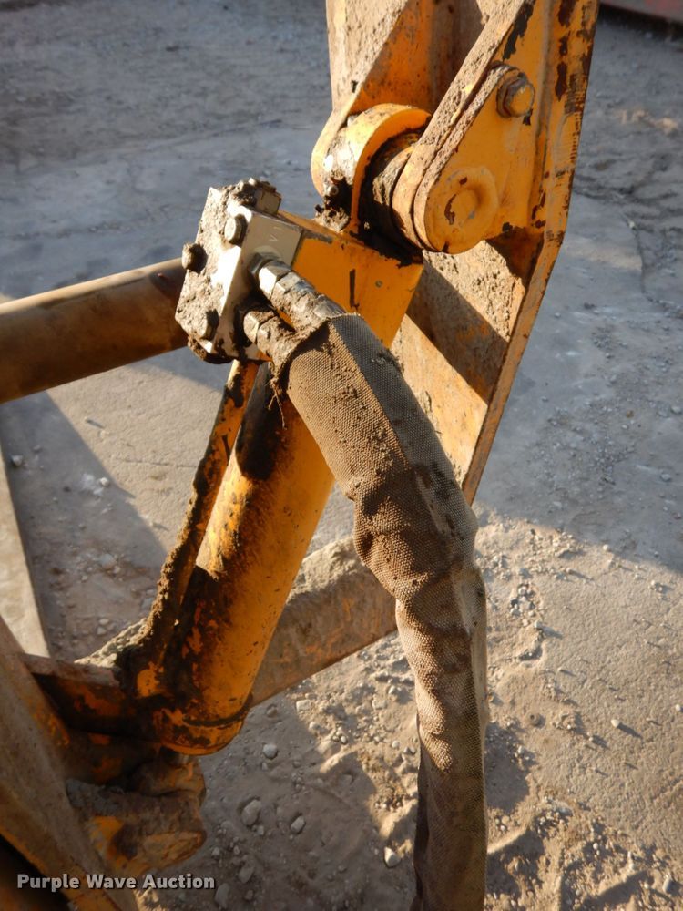 image for item DJ5773 2002 Pettibone 10044  telehandler