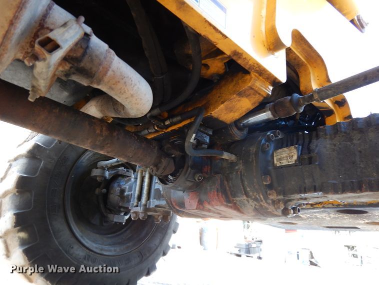 image for item DJ5773 2002 Pettibone 10044  telehandler