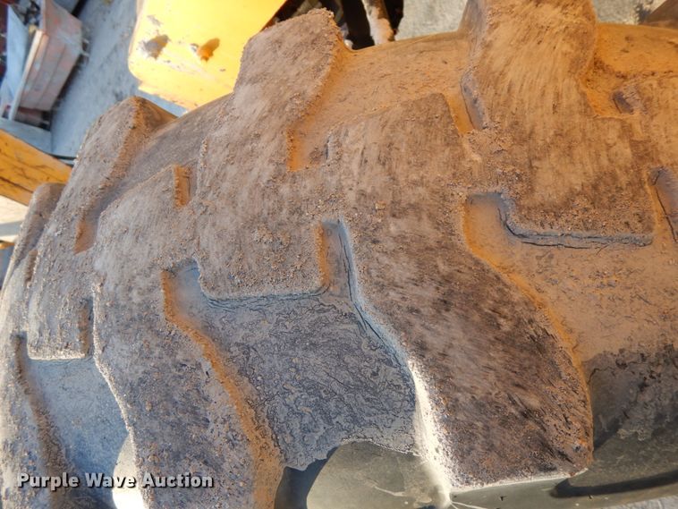 image for item DJ5773 2002 Pettibone 10044  telehandler