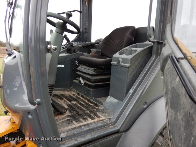 image for item DJ6663 2018 John Deere 204L  wheel loader