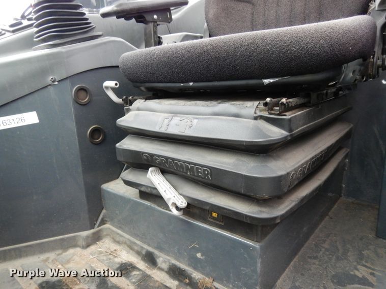 image for item DJ6663 2018 John Deere 204L  wheel loader