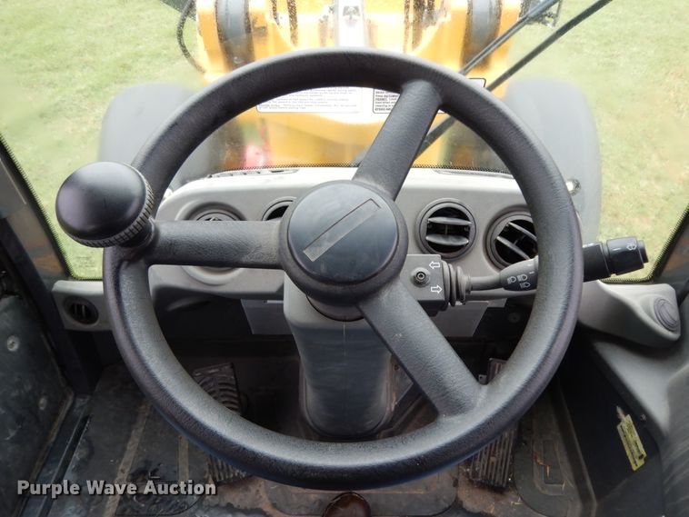 image for item DJ6663 2018 John Deere 204L  wheel loader