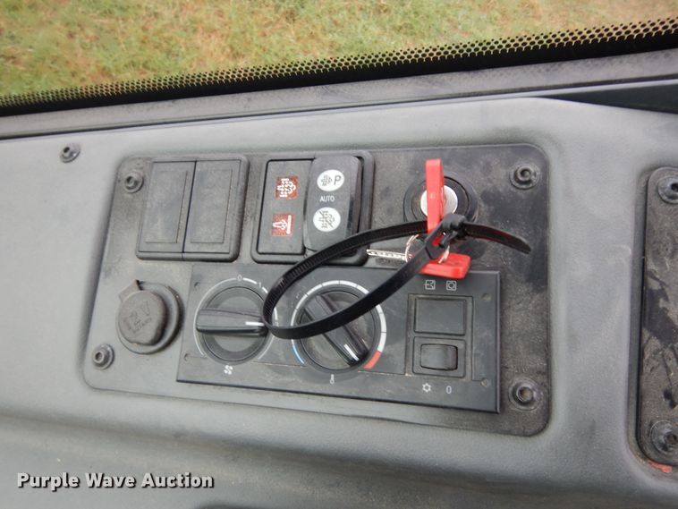 image for item DJ6663 2018 John Deere 204L  wheel loader