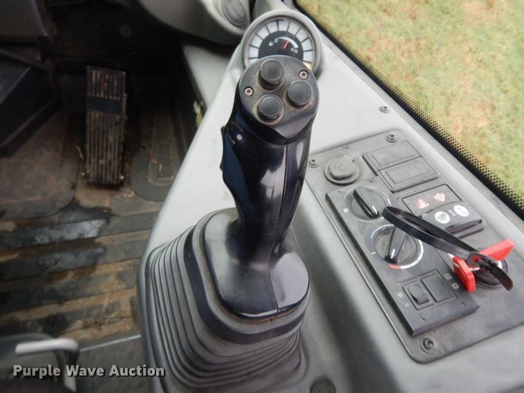 image for item DJ6663 2018 John Deere 204L  wheel loader