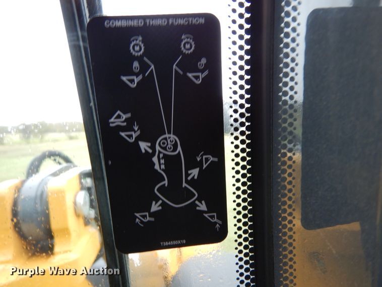 image for item DJ6663 2018 John Deere 204L  wheel loader