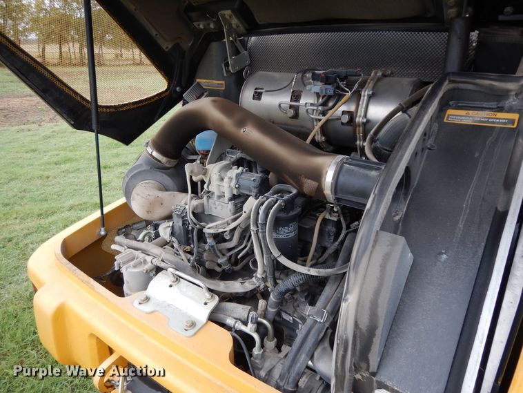 image for item DJ6663 2018 John Deere 204L  wheel loader