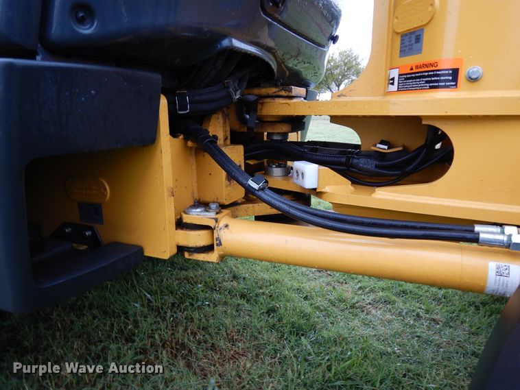 image for item DJ6663 2018 John Deere 204L  wheel loader