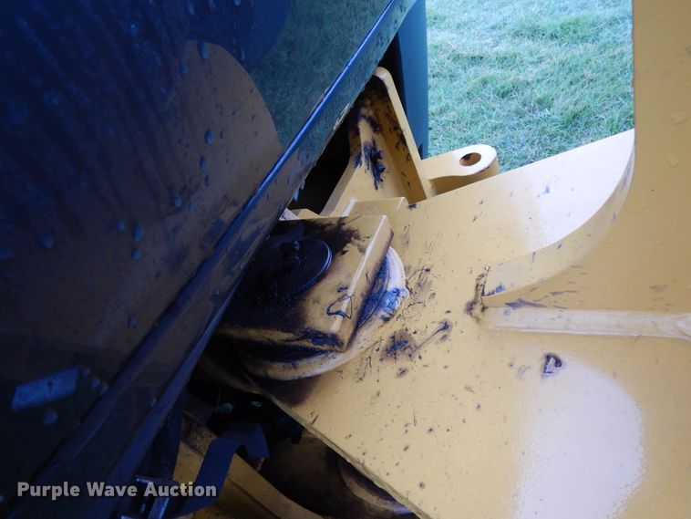 image for item DJ6663 2018 John Deere 204L  wheel loader