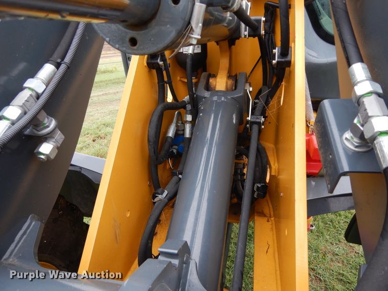 image for item DJ6663 2018 John Deere 204L  wheel loader