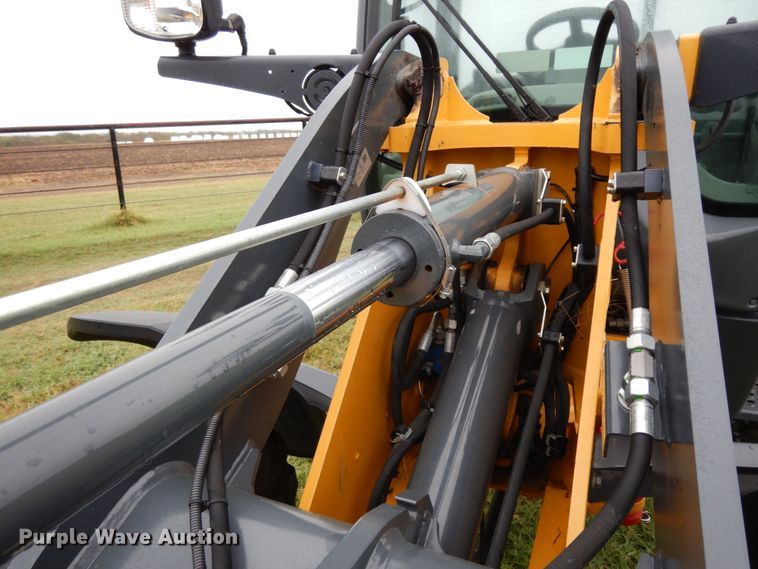 image for item DJ6663 2018 John Deere 204L  wheel loader