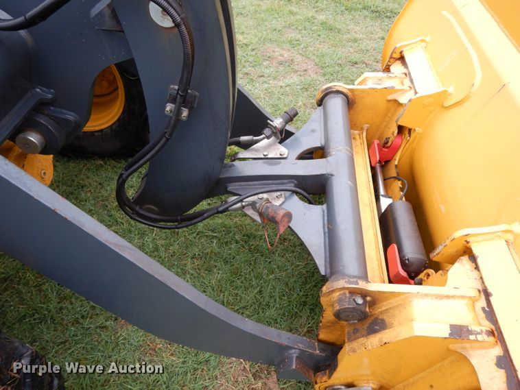 image for item DJ6663 2018 John Deere 204L  wheel loader