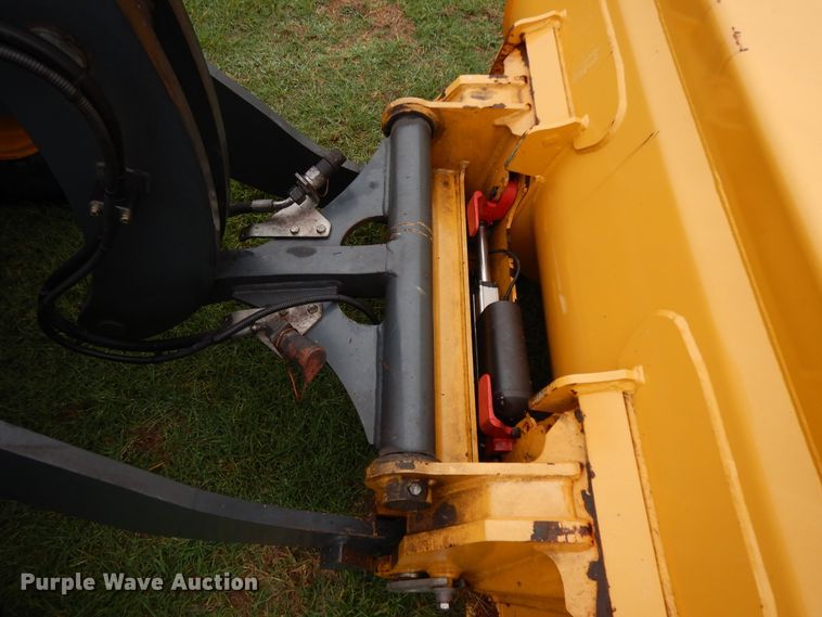 image for item DJ6663 2018 John Deere 204L  wheel loader