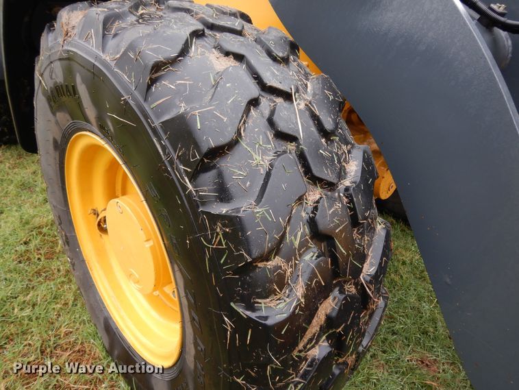 image for item DJ6663 2018 John Deere 204L  wheel loader