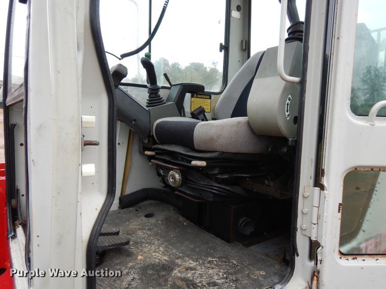 image for item DJ6670 2007 Takeuchi TB175  mini excavator
