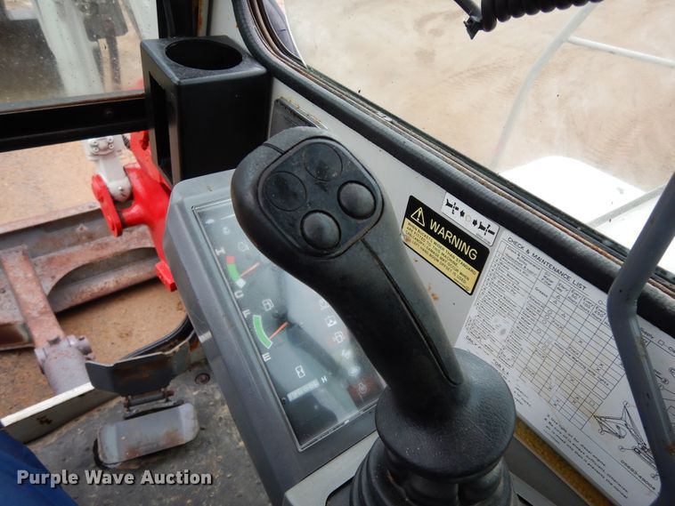 image for item DJ6670 2007 Takeuchi TB175  mini excavator