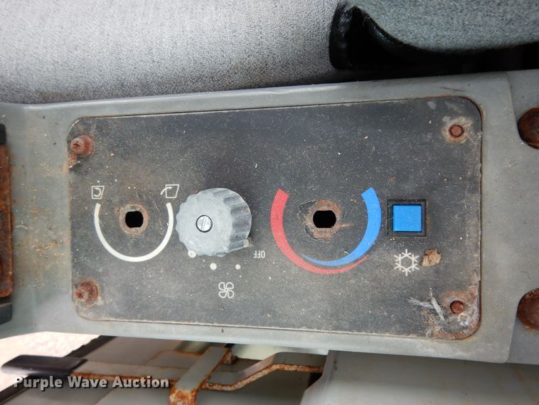 image for item DJ6670 2007 Takeuchi TB175  mini excavator