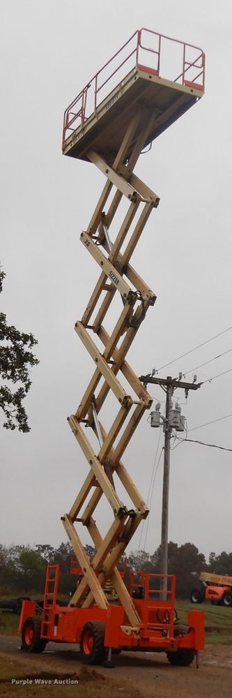 image for item DJ6671 2000 JLG 500RTS  scissor lift