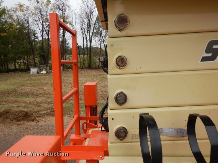 image for item DJ6671 2000 JLG 500RTS  scissor lift